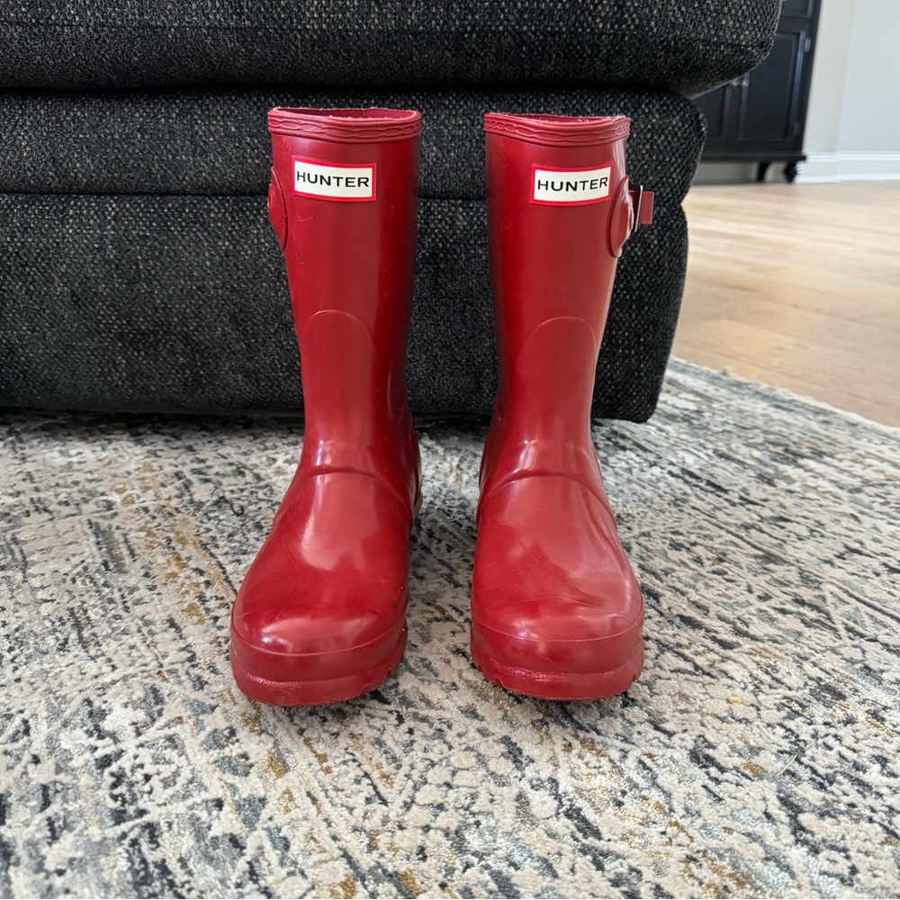 Women’s Hunter Original Short Rainboots Red || Size 6